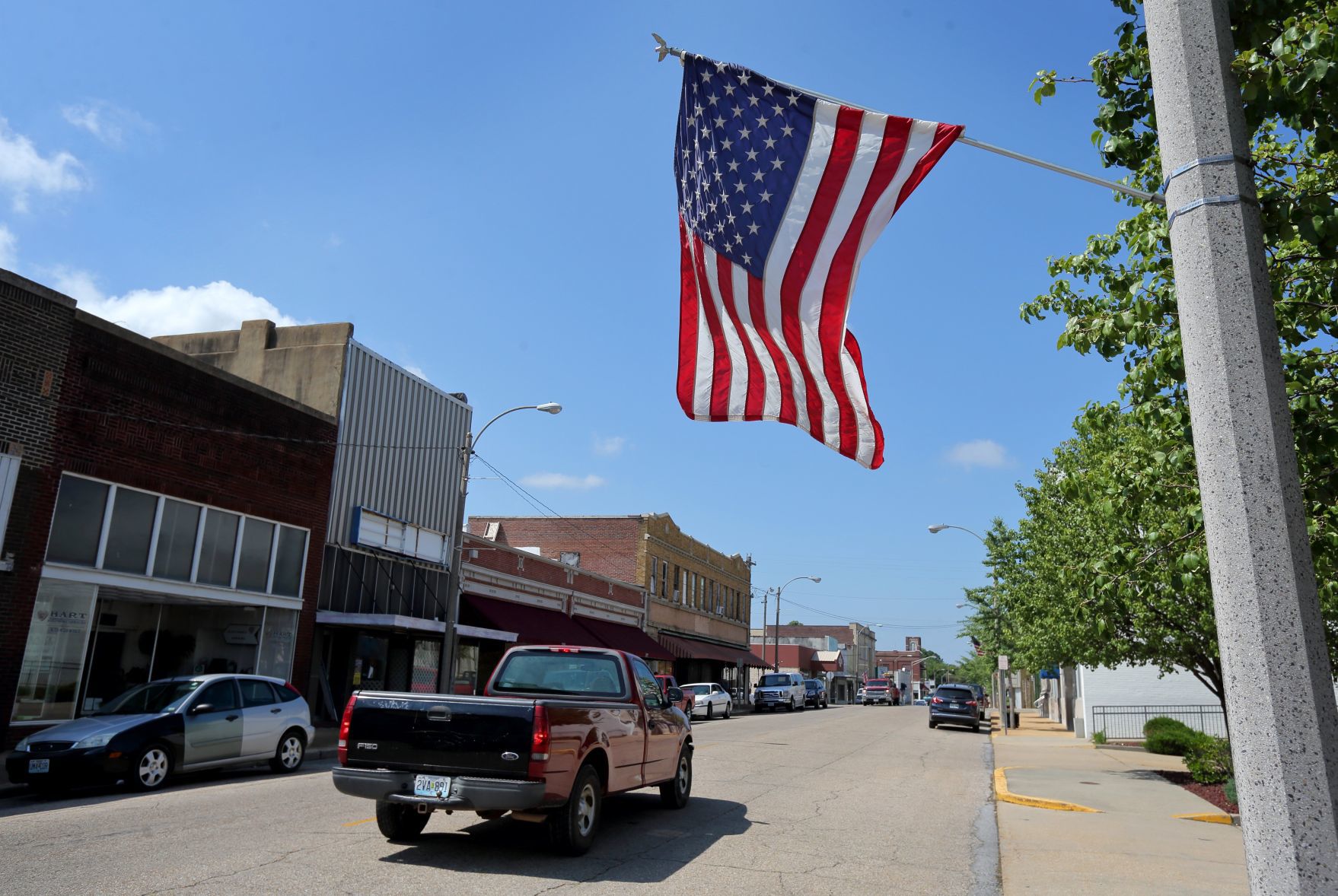 In southeast Missouri's Trump Country, a manufacturer wrestles with the negative side of Trump's tariffs